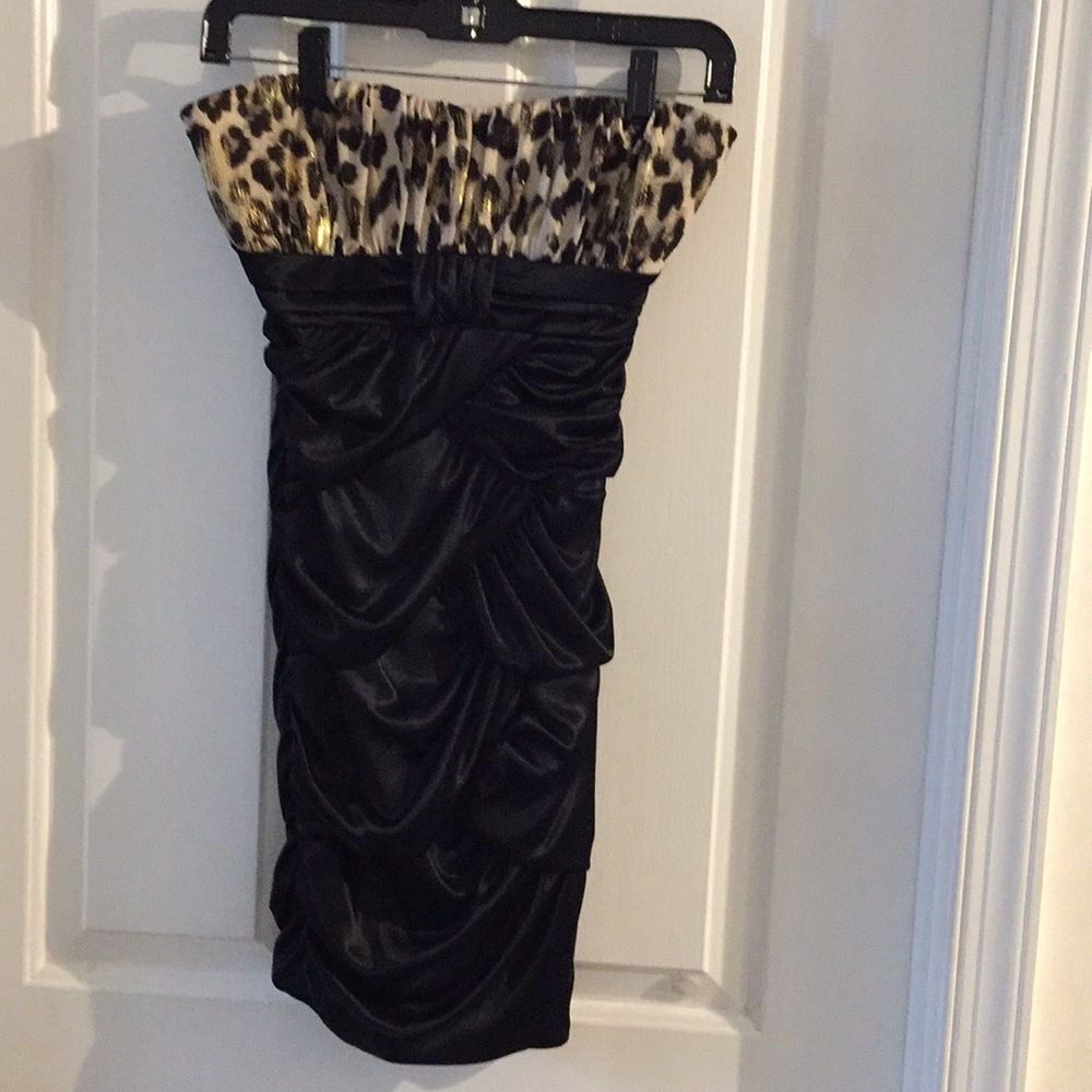 Off Shoulder🥳HP🥳Black & Leopard Dress